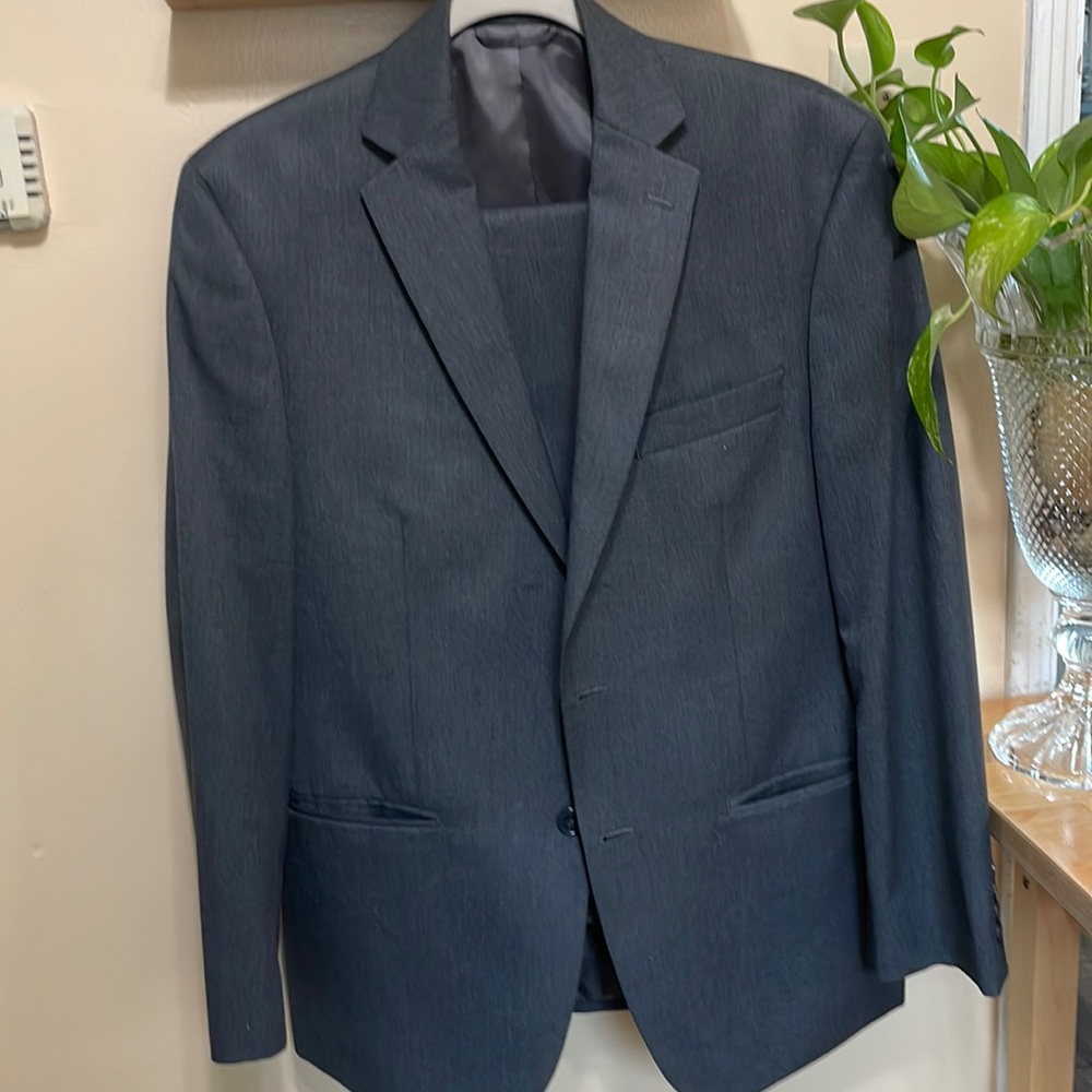Van Heusen Men’s suit